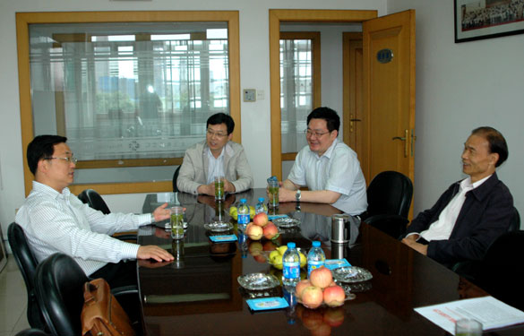 溧阳市委常委、常务副市长汤如军来人生就是博集团调研