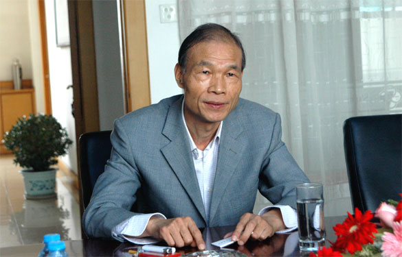 江苏省电力公司副总司理孟庆强一行来人生就是博集团视察