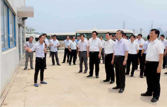 常州市委书记阎立一行来人生就是博集团督查西厂区三期项目建设