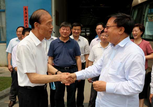 中央党的群众蹊径教育实践运动第三巡回督导组来人生就是博集团调研