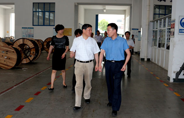 常州市人大向导一行来人生就是博集团调研
