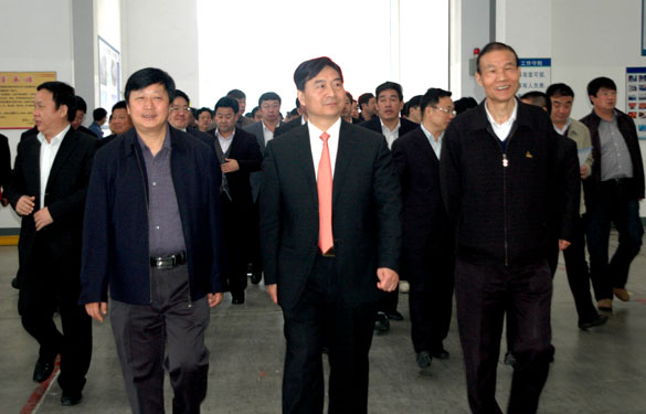 邓州市党政代表团来人生就是博集团旅行考察