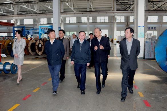 4月23日，常州市科教城党工委书记徐绚烂一行来人生就是博电缆旅行