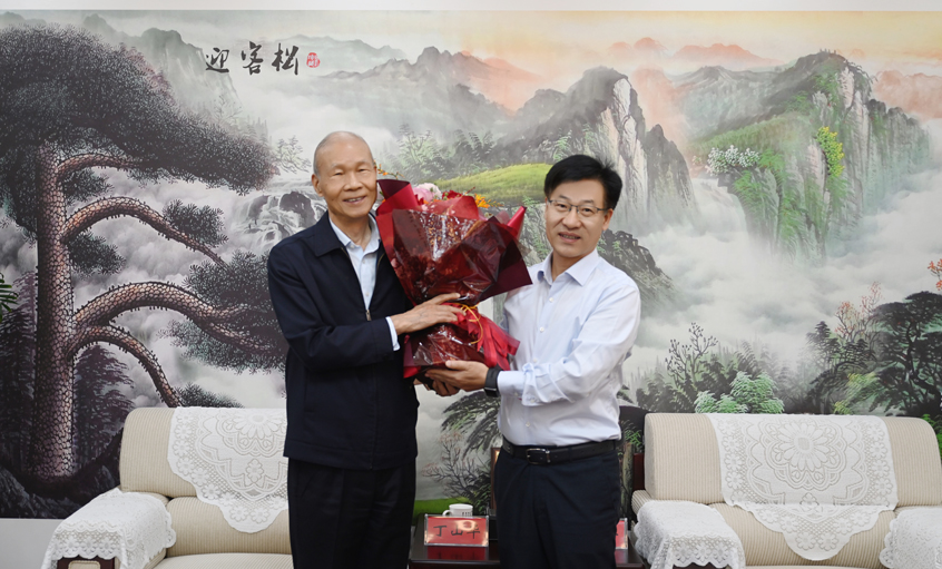 溧阳市委书记叶明华来人生就是博慰问“江苏省优异企业家”丁山华